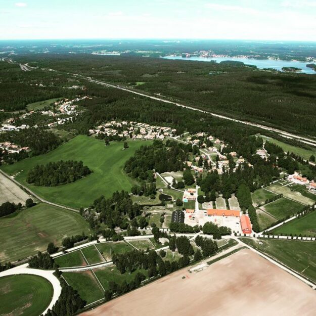 Nygård från ovan