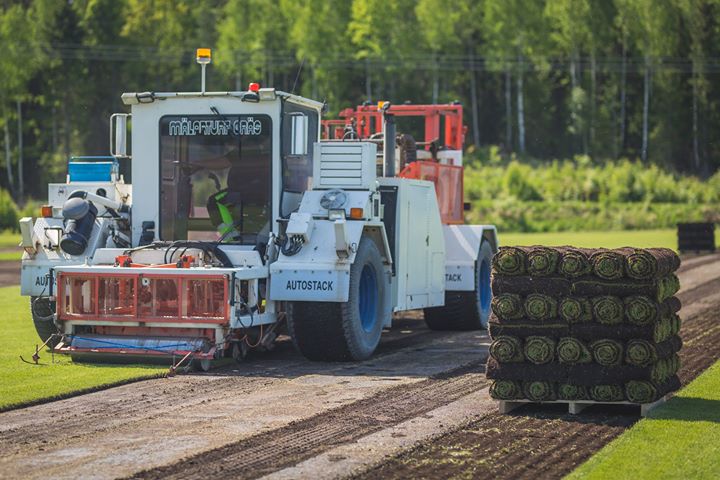 Janne har jobbat på Mälarturf i mer än 20 år och han kan allt…