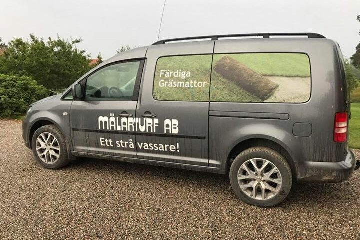 Nu njuter gräsodlaren️ Det kom en helt oanmäld regnskur Passar perfekt för både oss…