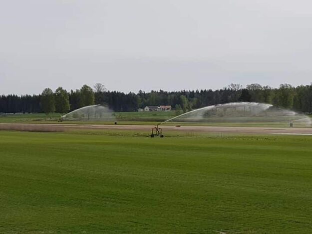 Utan våra bevattnings maskiner skulle vi inte kunna leverera gräsmatta med kvalitet. Det här…