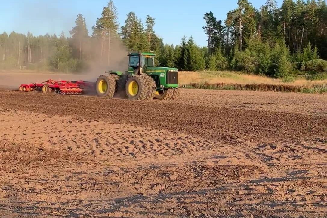 Bonden sprider glädje på kvällskvisten