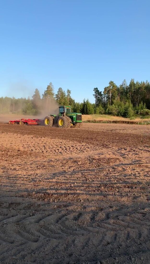 Bonden sprider glädje på kvällskvisten