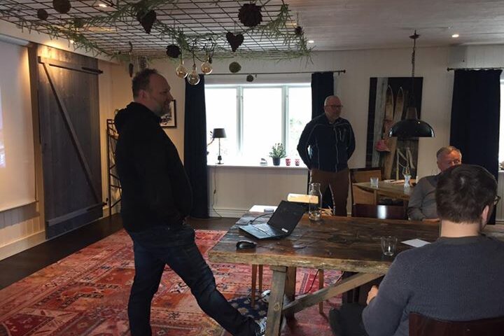 sasongsuppladdning-med-personalen-i-salen-idag-har-vi-lyssnat-pa-tva-inspirerande-killar-anders.jpg Säsongsuppladdning med personalen i Sälen! Idag har vi lyssnat på två inspirerande killar, Anders…